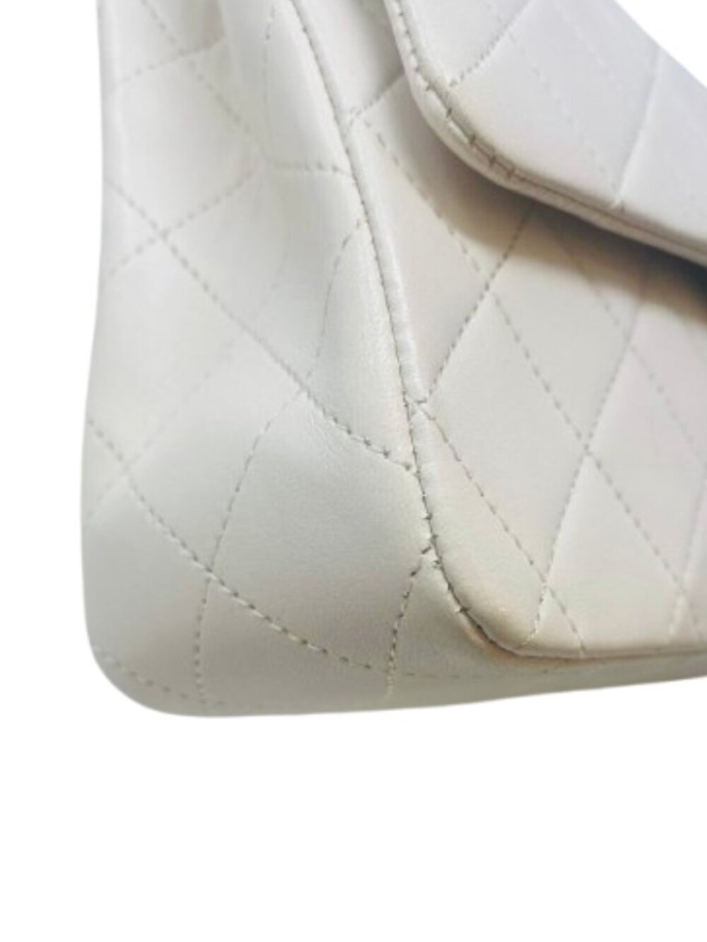 White Chanel Flap Bag Small Classic Flap White Lambskin Gold Hardware Vintage - Picture 10 of 15